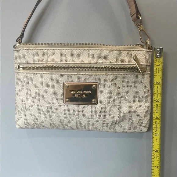 Michael Kors Cream and Tan Shoulder Bag - Picture 6 of 7